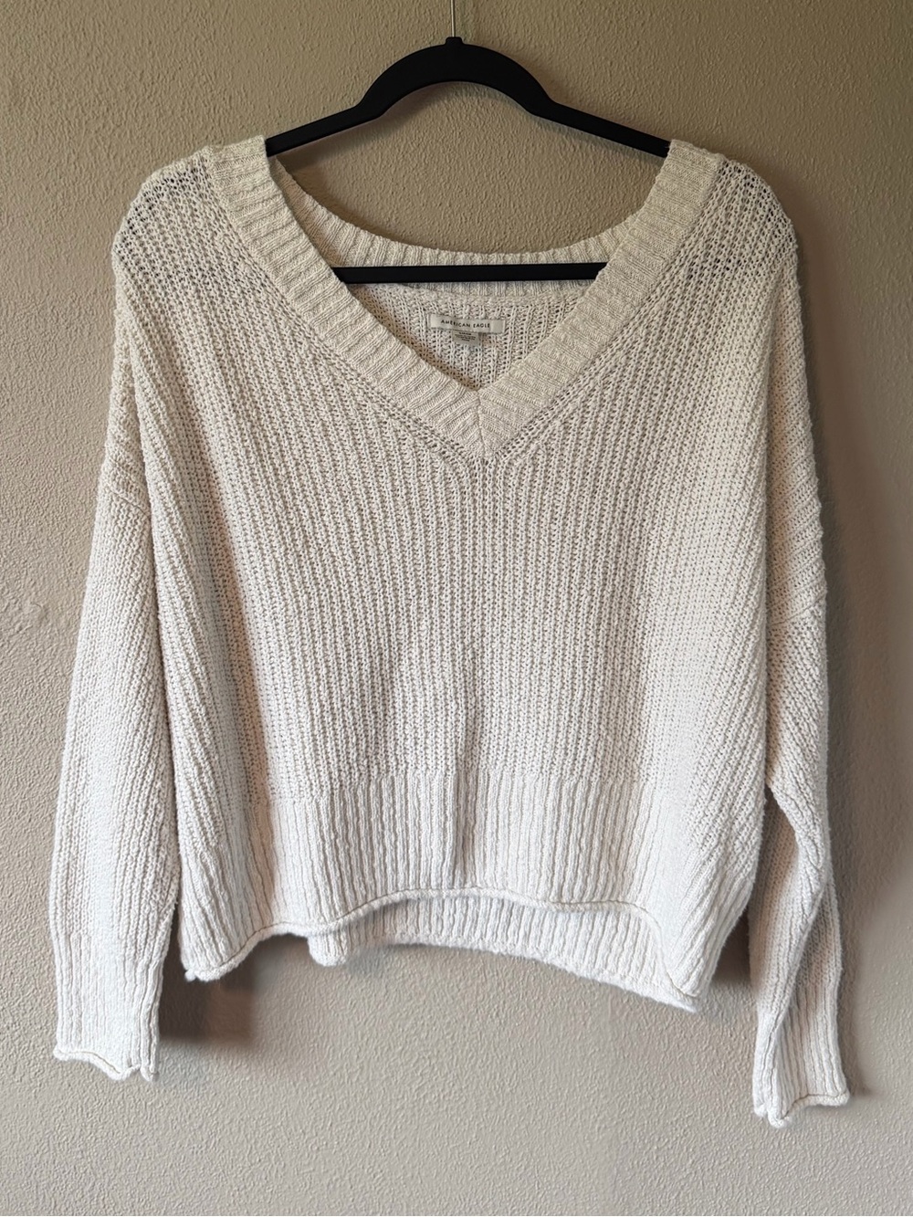 American Eagle Cream Chunky Knit V-Neck Sweater | Size Small
